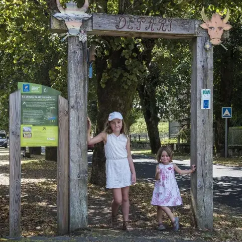 Le départ du Sentier de Thérondels