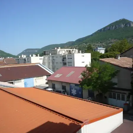 VUE CIRCULAIRE SUR LES MONTAGNES