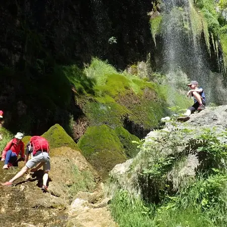 Rando familiale aux Cascades de Creissels l'été