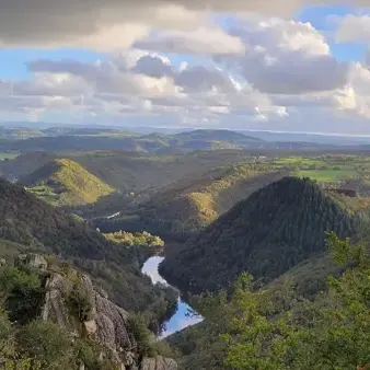 Panorama sur les gorges du Lot depuis Fombillou au Nayrac