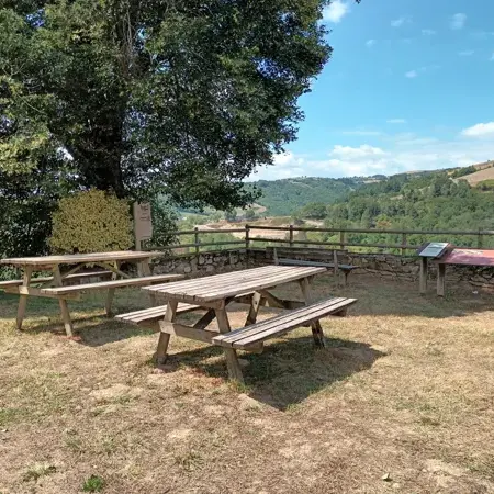 Circuit de découverte au Fel : un village, un vignoble