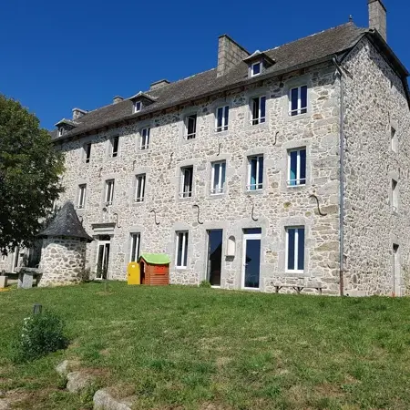 Gite La Belle Ecole (L'escola polida)