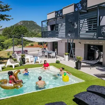 Dandelion Gîte Spa villa de vacances avec piscine jacuzzi Mostuéjouls Gorges du Tarn