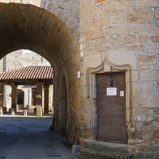 Vers la Halle de Lacapelle-Marival © Lot Tourisme C. Séguy 160606-085524.jpg