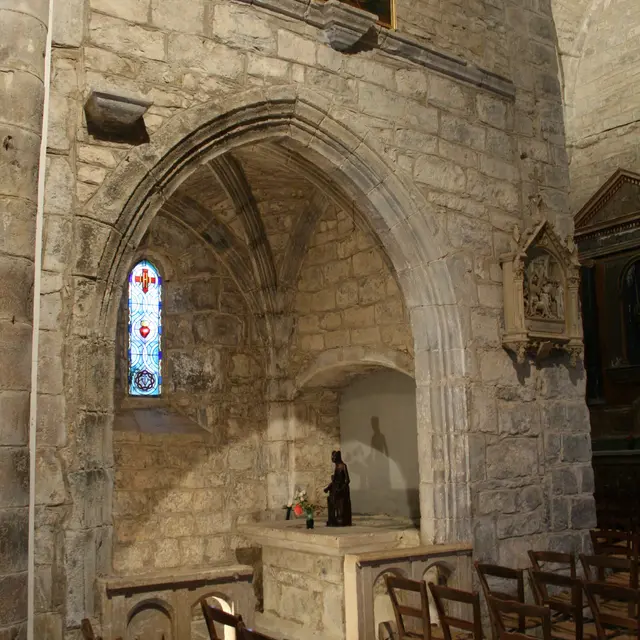 Thégra_Eglise - Chapelle - vierge noire.JPG