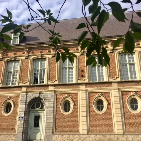 1326045_bibliotheque1rvb72jpg.jpg