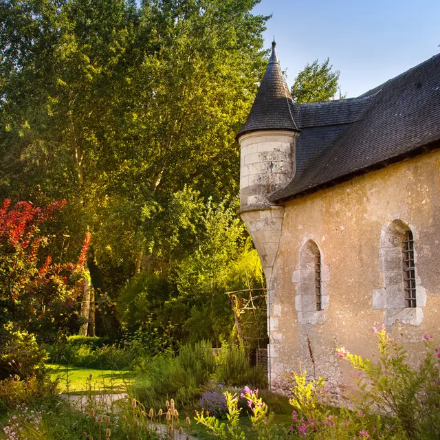 Château de Fougères-sur-Bièvre, jardins 2 © Léonard de Serres – CMN.jpg
