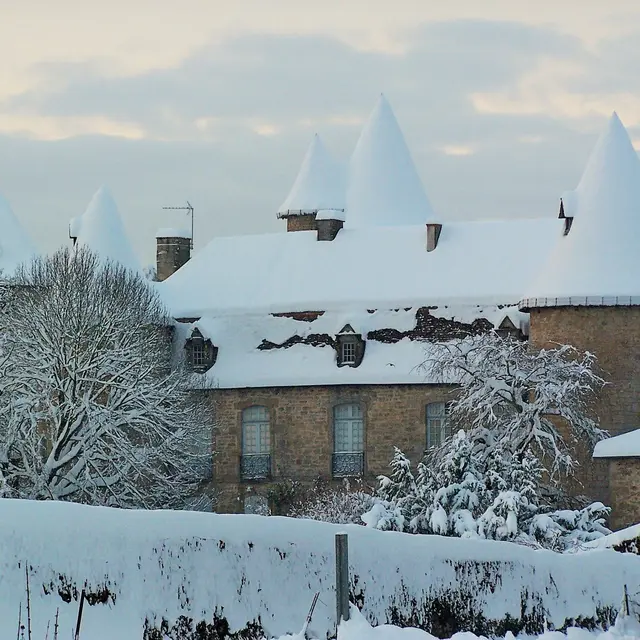 Thégra_chateau_hiver_2006.JPG