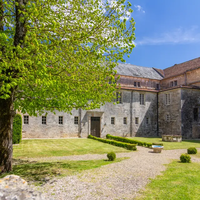 Prieuré de Laramière © Lot Tourisme - C. Novello 160429-150810.jpg