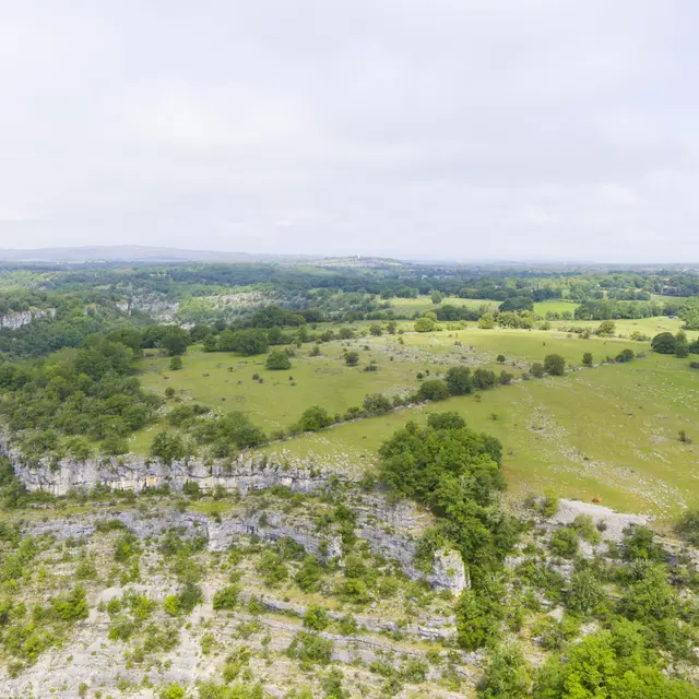 Pelouses sèches, vue aérienne©Département du Lot.jpg
