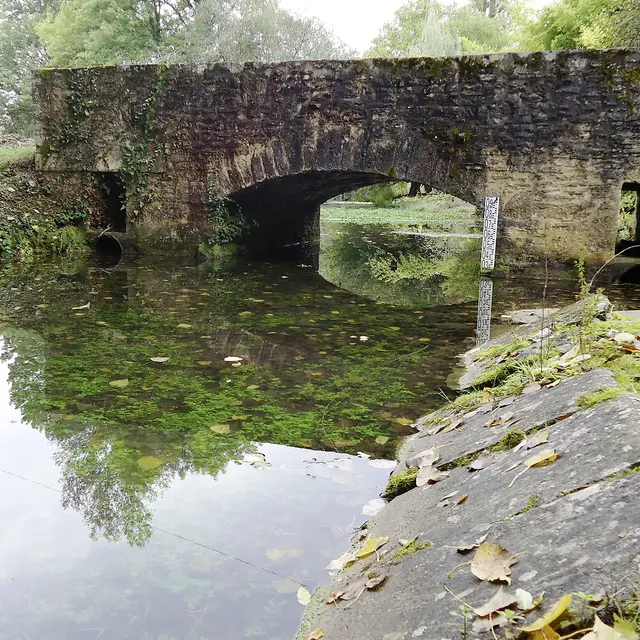 Ruisseau du Divat à Auricoste, le lavoir © D. Villate Département du Lot.jpg
