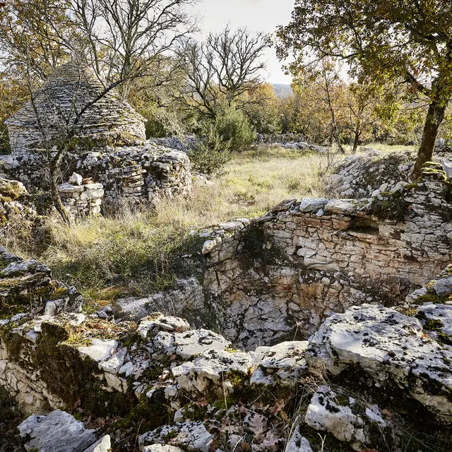 Cazelle et habitat ancien © Nelly Blaya-Département du Lot.jpg