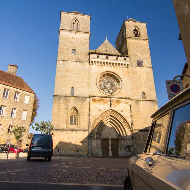 Eglise Saint-Pierre à Gourdon © Lot Tourisme - C. Novello 160922-182453.jpg