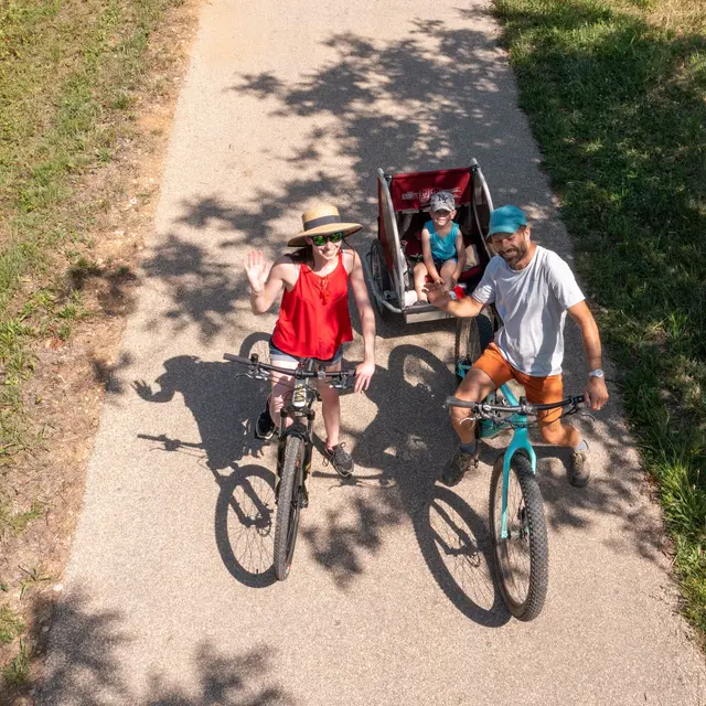 Vue drone de la voie verte à Duravel © Lot Tourisme - Cyril Novello 220703-163834.jpg