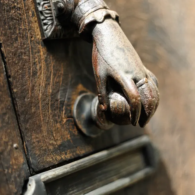 WEB21-120820131631 Détail porte Montvalent © @Lot Tourisme - OT Vallée de la Dordogne - Cochise Ory.jpg