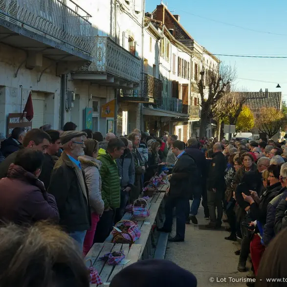 Marché aux truffes à Lalbenque © Lot Tourisme C. Séguy 161206-151031_800x587.jpg
