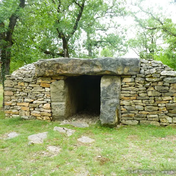 Dolmen Contemporain de Limogne © Lot Tourisme C. Séguy 140711-135556_800x600.jpg