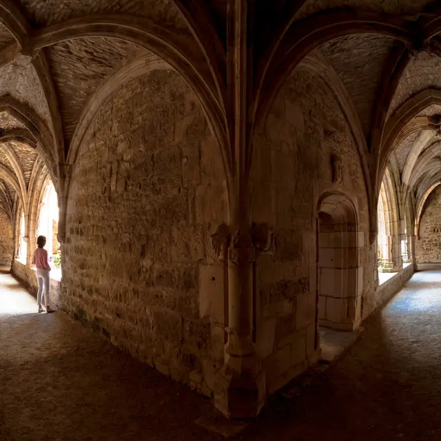 7149_Cloître de Carennac © Lot Tourisme - G. Giuglio 160713-153021_2048x1360.jpg
