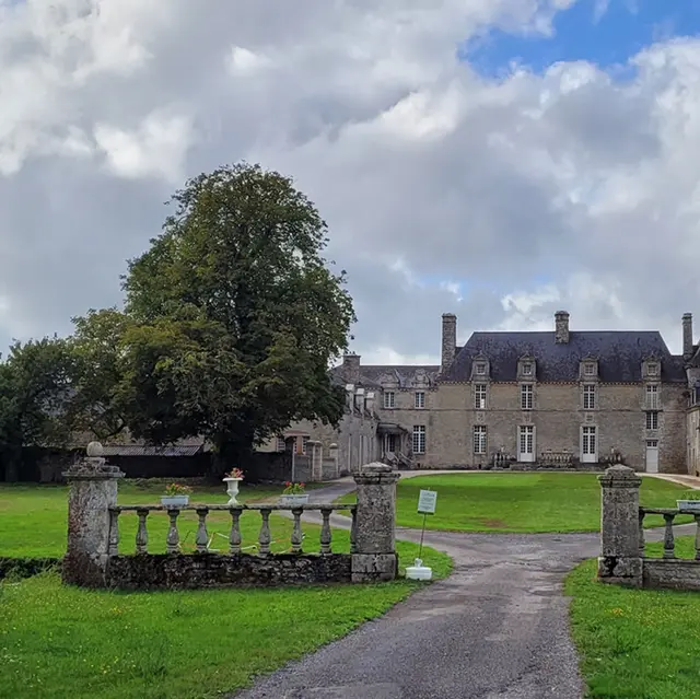 Château de la Grationnaye à Malansac.jpg