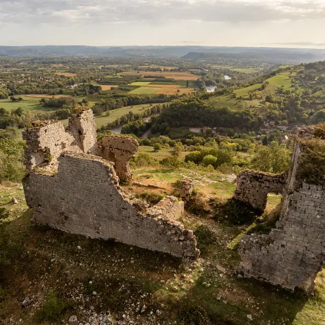 Ruines du Château du Bastit dit de Taillefer © C.Novello.jpg
