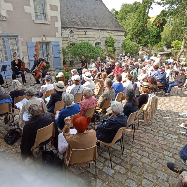thumbnail_concert-Douves-8--juin-2025...jpg