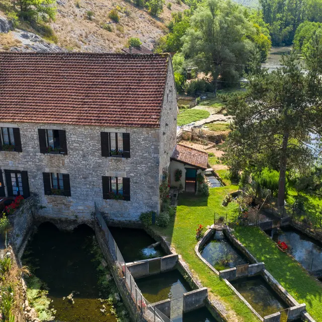 WEB21-200724014056 Moulin de Caoulet sur la vallée de l'Ouysse © C. Novello - Lot Tourisme copie.jpg