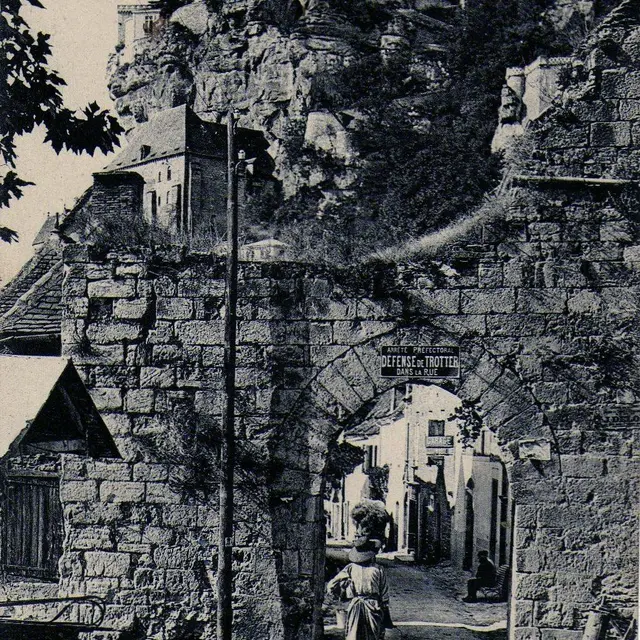 Carte postale ancienne - Porte du Figuier 2 ©Collection privée F.Lesage-PAH.jpg