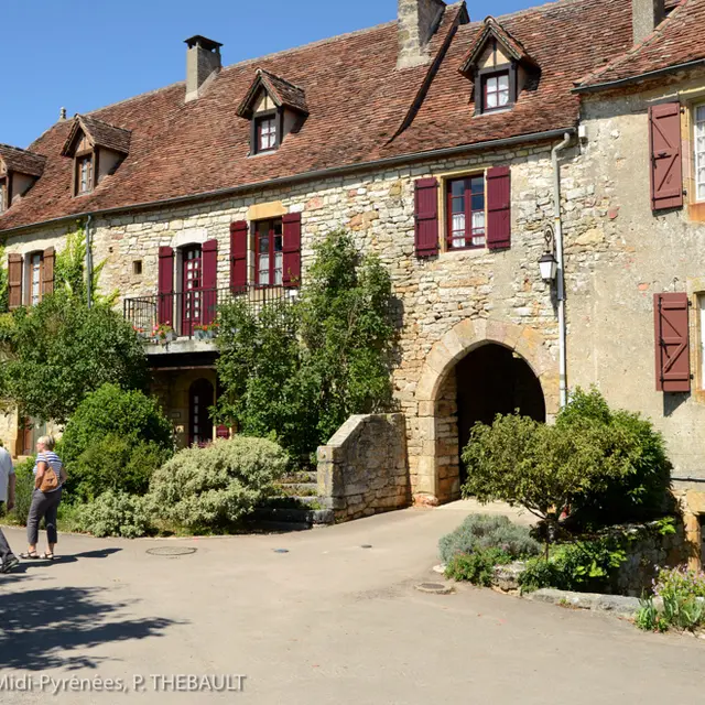 Ruelle de Loubressac--Lot Tourisme - CRT Midi-Pyrénées, P. THEBAULT.jpg