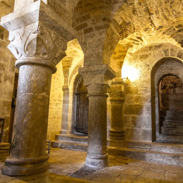 05 150421_102121_Crypte de l'église de Caniac-du-Causse.jpg