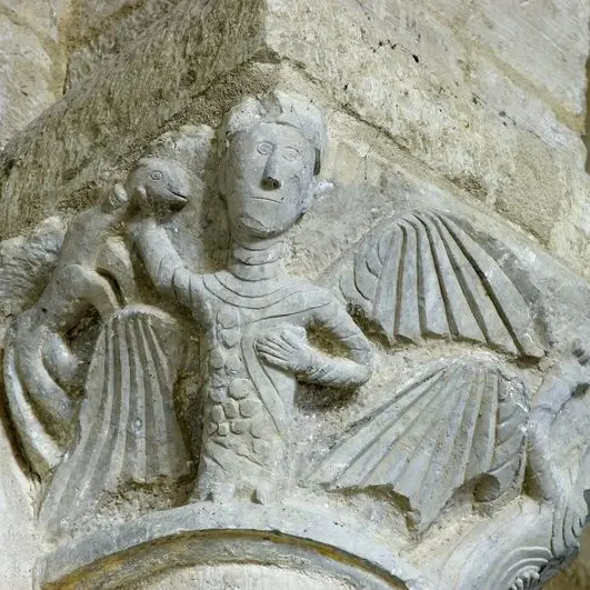 Chapiteau du chœur- personnage ailé @ N. Blaya.jpg