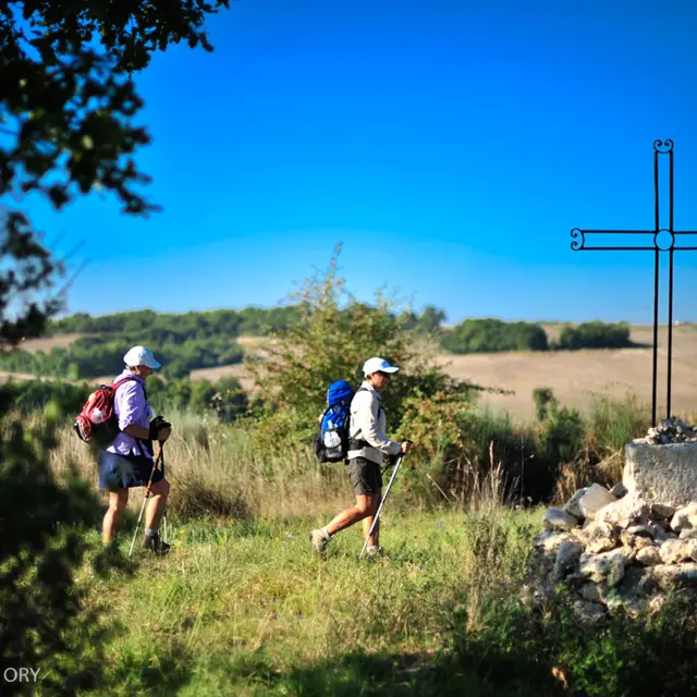 Rando sur les chemins du Quercy Blanc--© Lot Tourisme - C. ORY-2.jpg