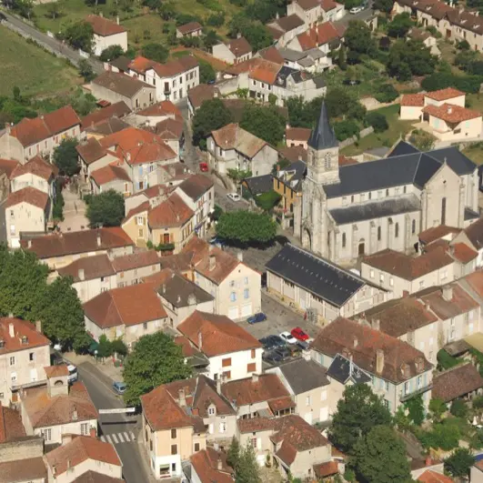 Vue aérienne de Limogne en Quercy--Lot Tourisme-ECAV aviation-Michel Bernard.jpg