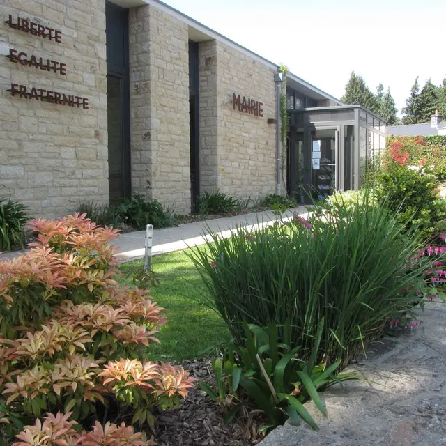 Mairie-de-La-Vraie-Croix.jpg