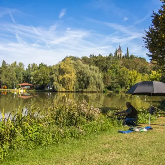 Plan d'eau de Cazals--© Lot Tourisme - C. Novello.jpg