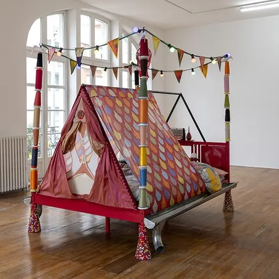 Benoît Piéron, Le Lit, 2011. Courtesy l'artiste et Sultana.