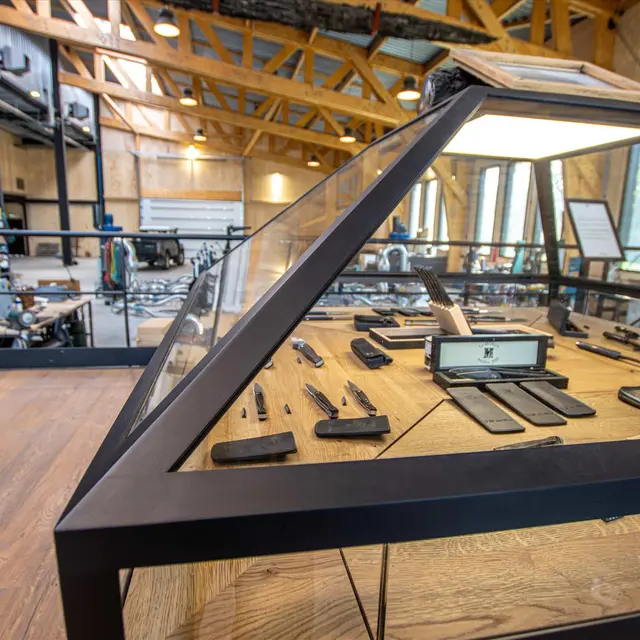 Visite des ateliers JHP, couteaux Morta