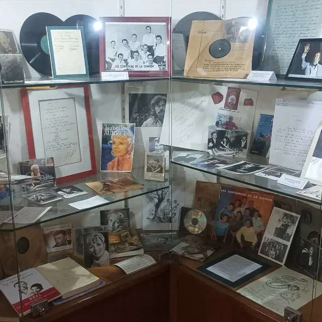 Disques, documents et animation