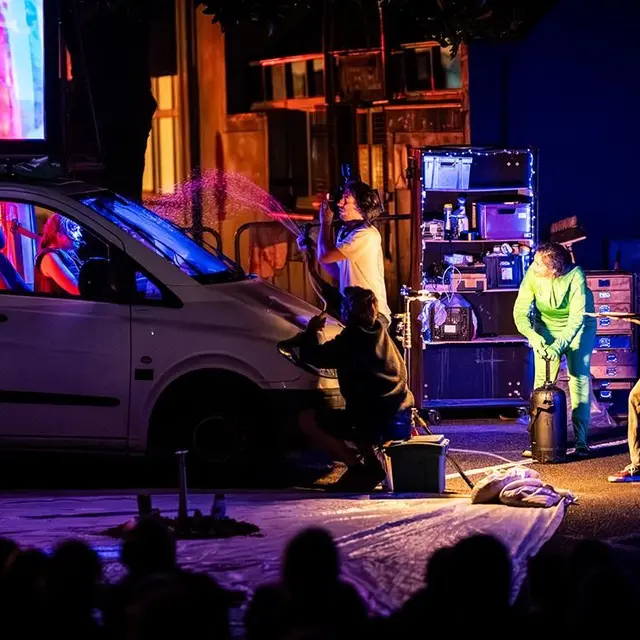 «En attendant la vague»