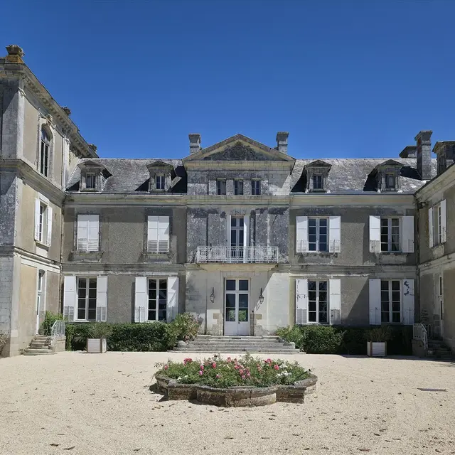 la cour d'honneur du chateau