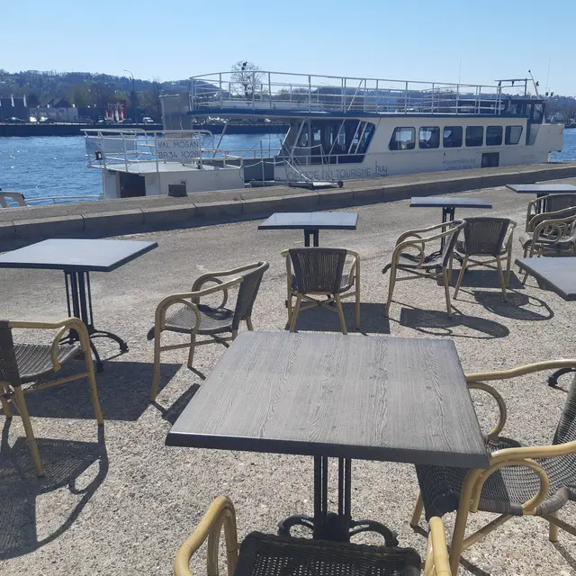 Terrasse brasserie du port