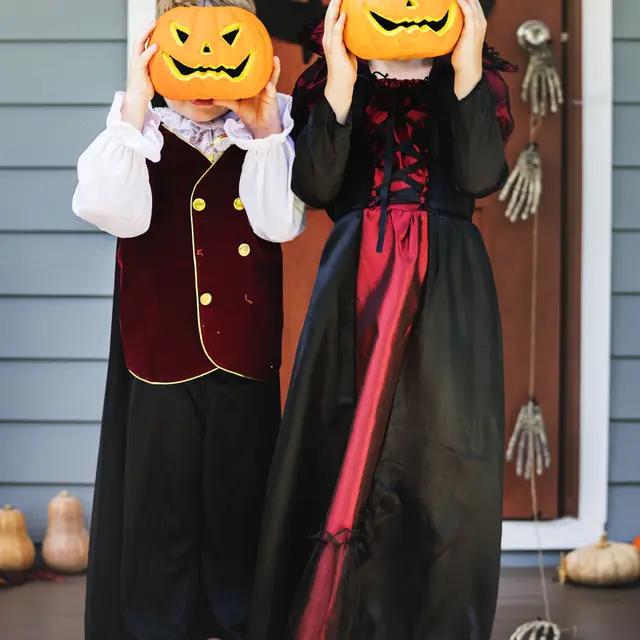 Petits-enfants-tromper-ou-traiter-halloween