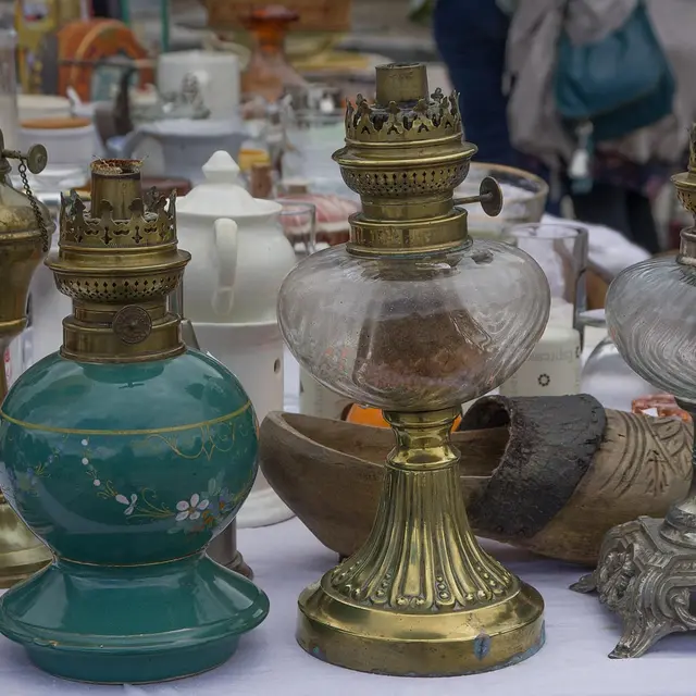 Flea-market-3606128_1280