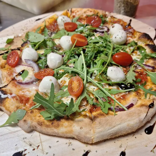Pizzeria Carisma 02