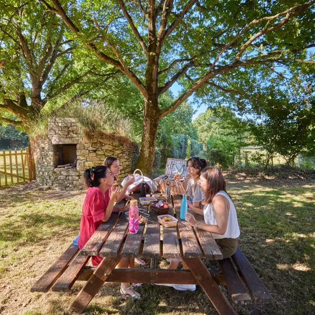 Aire de pique-nique - Village de Kerhinet