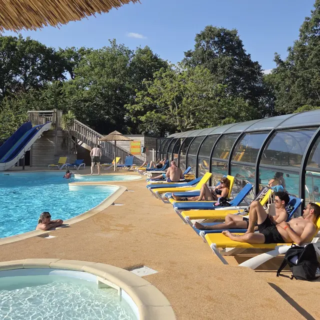 Camping Les Chalands Fleuris - Oléla - Piscine - Saint-André-des-Eaux