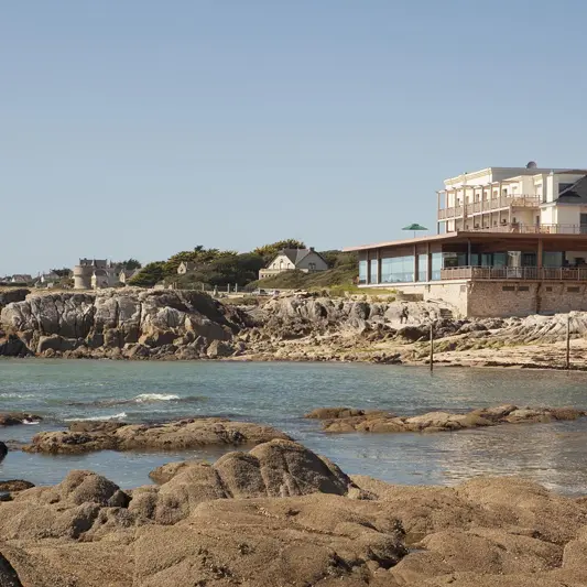 hotel-restaurant-le-croisic-l-ocean-rochers-exterieur-12650