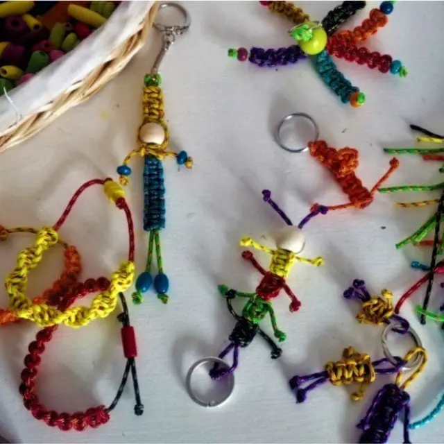 Atelier bracelets et porte-clés
