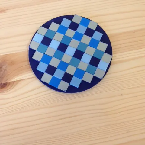 Atelier - Sous verre en mosaïque - Guérande