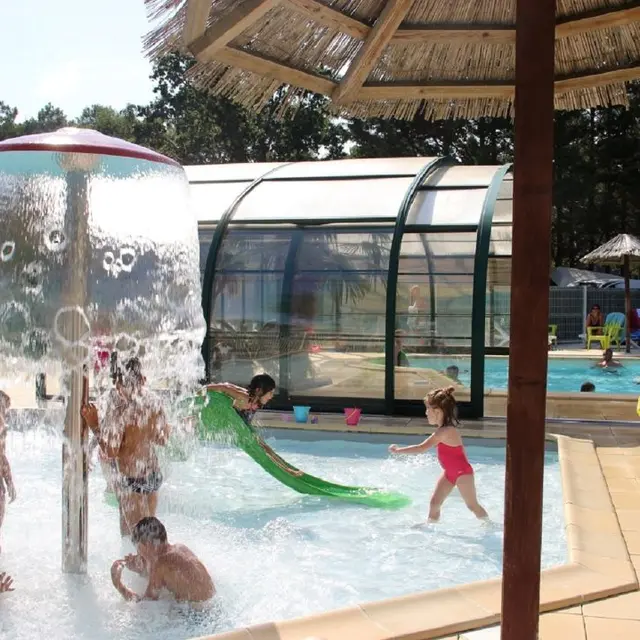 Camping piscine_Le Domaine de Pont-Mahé