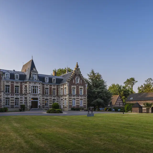 Najeti Hôtel Château Tilques Façade entrée